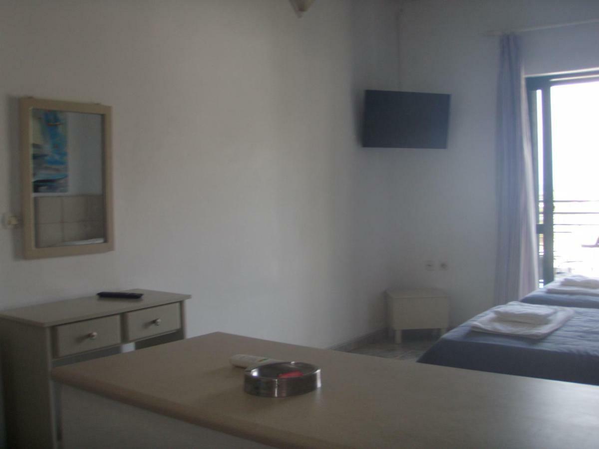 Umbrella Beach Apartments Kavos Luaran gambar
